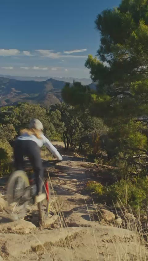 Cargar video: Cannondale x BADi